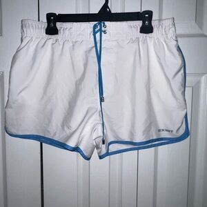 2(X) IST short men color white size large